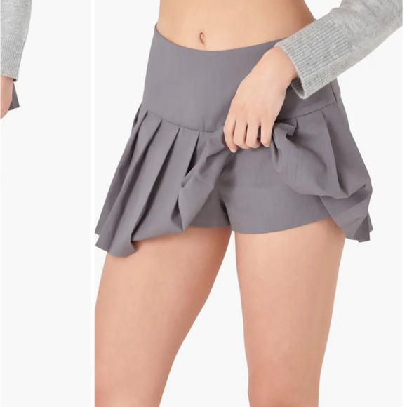 ENGLISH FACTORY medium Pleated Miniskort like new - Picture 4 of 16